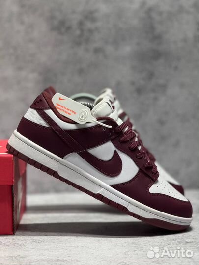 Кроссовки Nike Dank SB бордовые