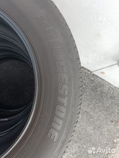 Bridgestone Dueler H/T 687 225/65 R17 101H