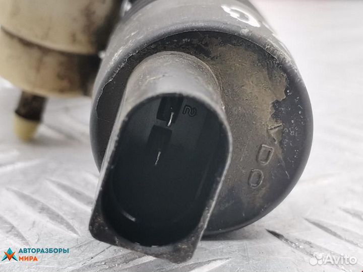 Насос (моторчик) омывателя стекла Volkswagen рест