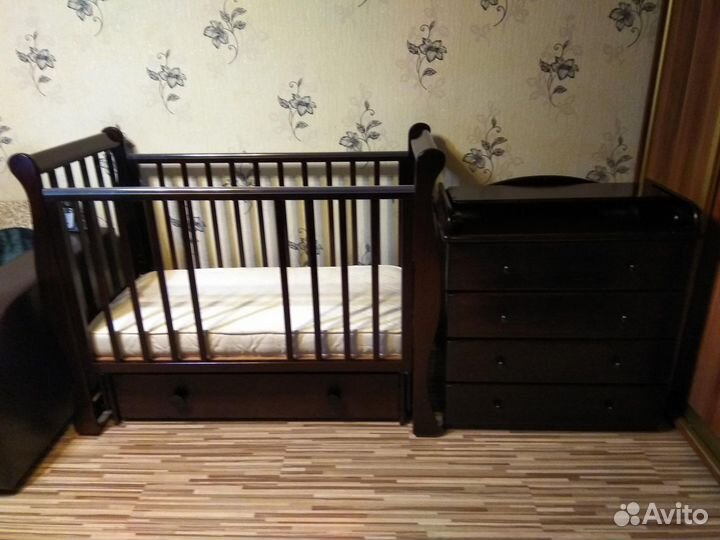 Кроватка/Комод/пеленальный столик
