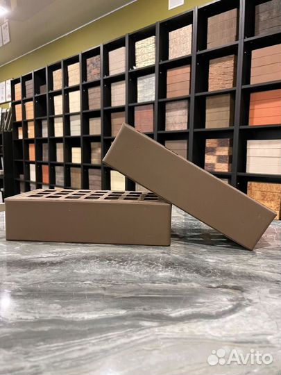 Керамический лицевой кирпич коричневый гладкий жкз