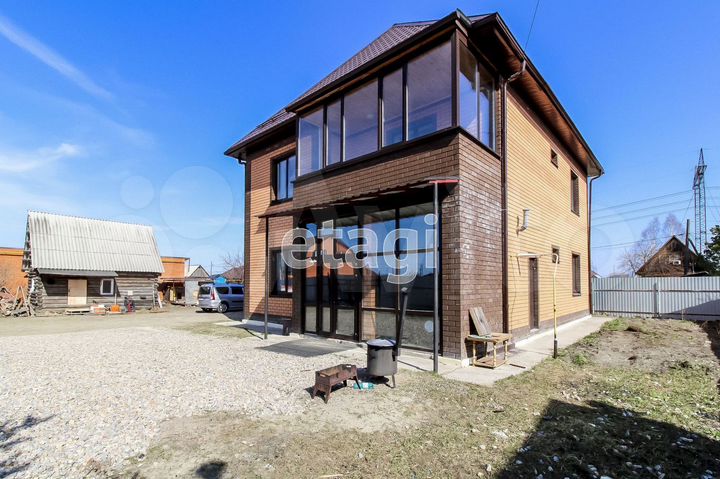 Дом 183 м² на участке 7,9 сот.