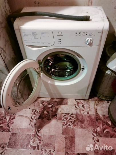 Стиральная машина indesit