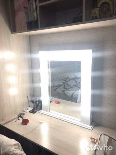 Зеркало настольное с подсветкой для макияжа