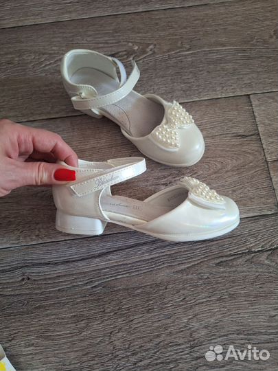 Туфли для девочки праздничные