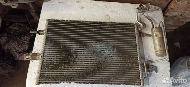 Радиатор кондиционера Опель Мерива