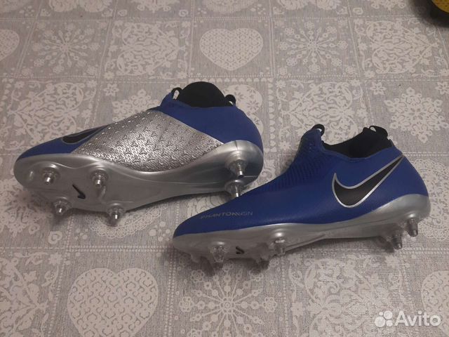 Футбольные бутсы nike phantom
