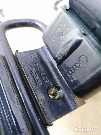 Петли двери Audi A6 C6 2007
