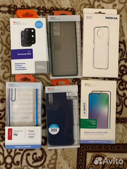 Защитные стекла и чехлы