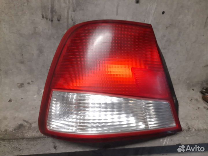 Задний левый фонарь hyundai accent 2