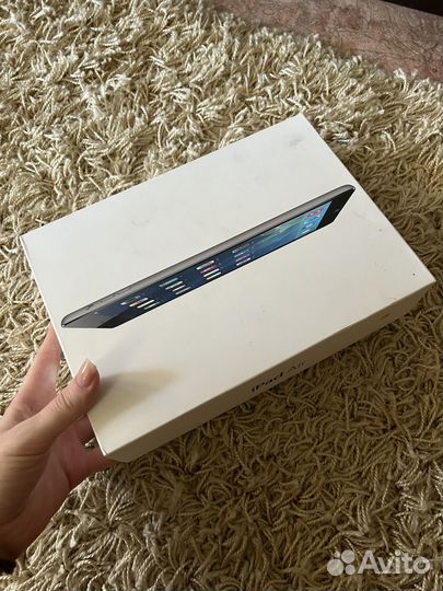Планшет Apple iPad Air 32Gb MD792RU/A