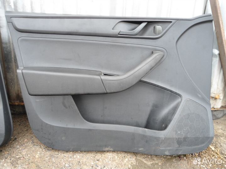 Обшивки дверей skoda rapid 2015 г.в. *