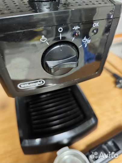Кофеварка рожковая Delonghi EC145