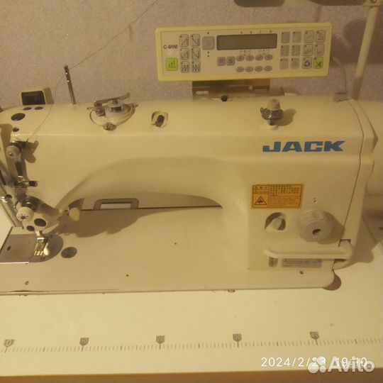 Швейная машина jack