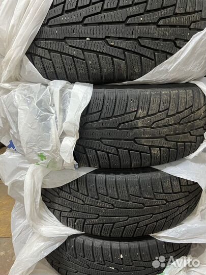 Nokian Tyres Hakkapeliitta R 215/60 R17 100R