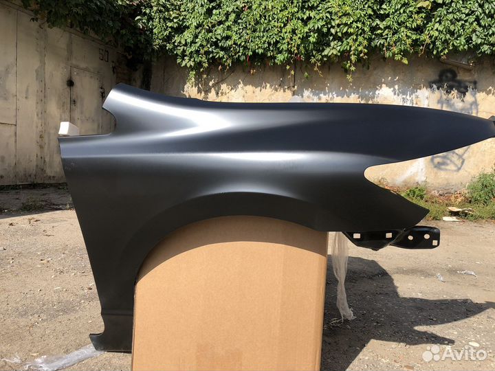 Крыло на Honda Civic 4D некрашеное