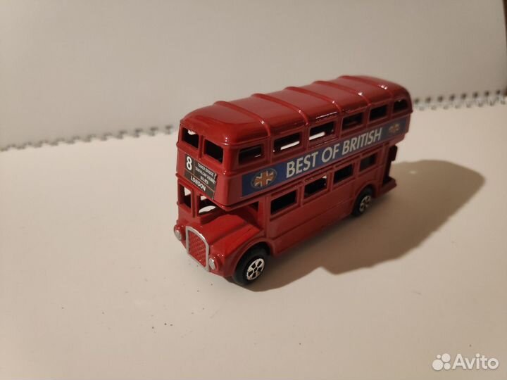 Сувениры статуэтки модели