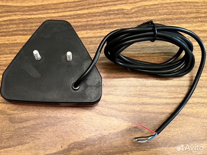 Тормозной дополнительный фонарь