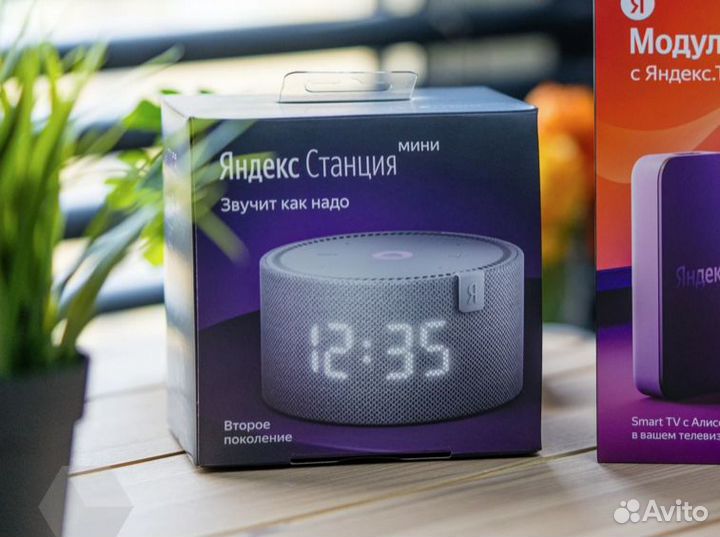 Умная колонка Яндекс.Станция Мини 2 с часами
