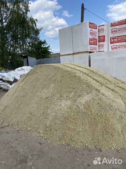 Песок в мешках