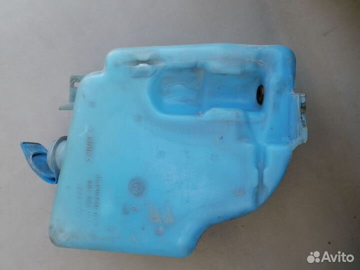 Бачок омывателя Volkswagen Golf 3 1991-1997