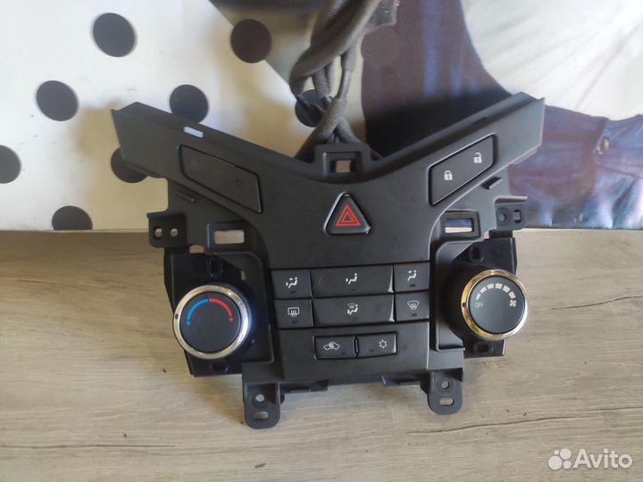 Управление климатом Шевроле Круз Chevrolet Cruze