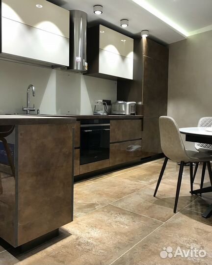 Современный кухонный гарнитур