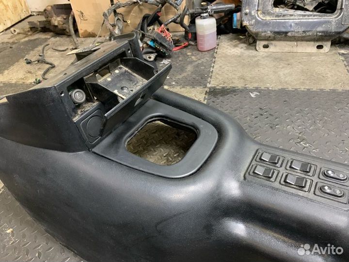 Центральная консоль Газ 31105 Волга змз 40620D