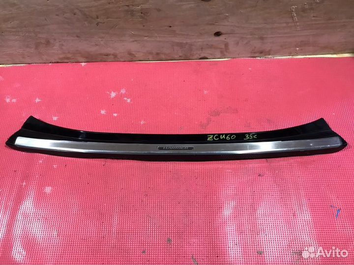 Накладка на бампер зад. toyota harrier