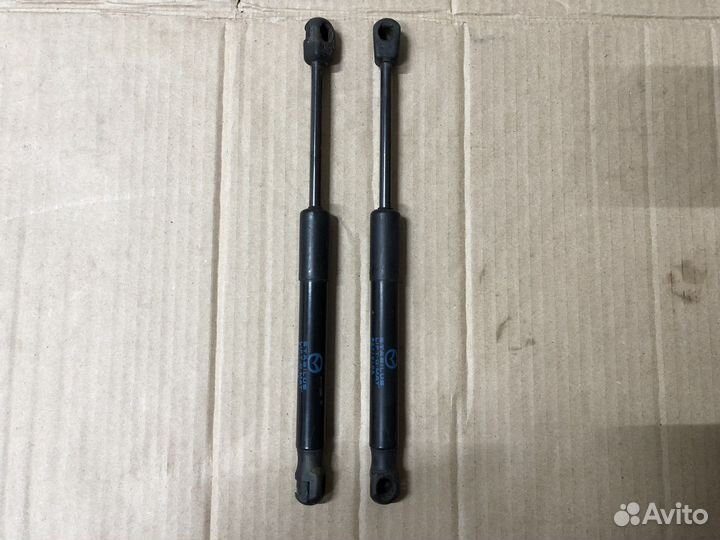 Mazda 3 BL Амортизаторы крышки базажника седан