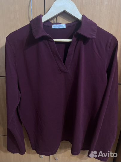 Лонгслив поло однотонный базовый с вырезом