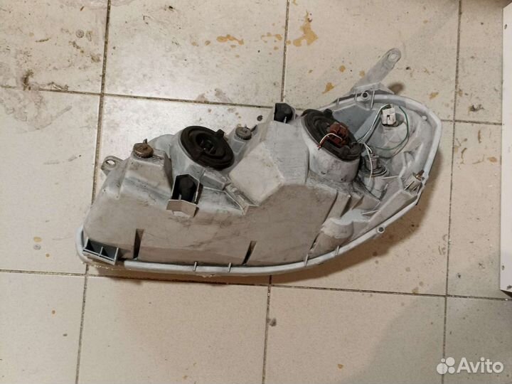 Фара Toyota Mark II GX110