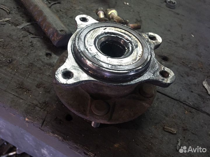 Ступица передняя правая Лексус gs300, gs350 awd, 4