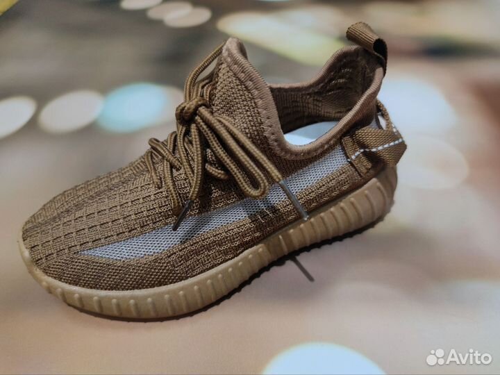 Кроссовки yeezy детские