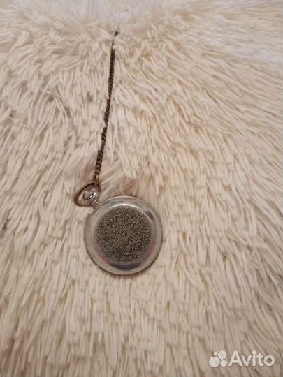 Часы старые на цепочке