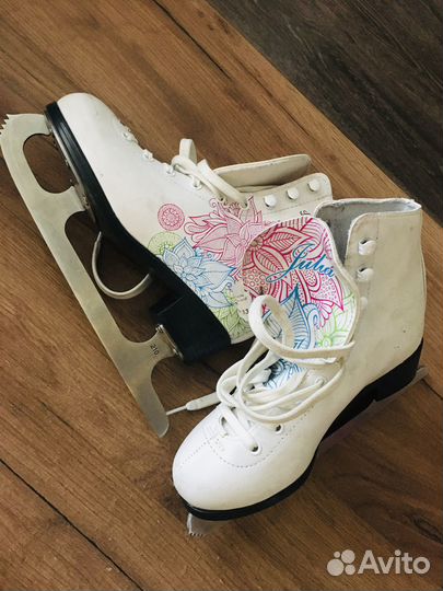 Коньки фигурные детские 33 размер