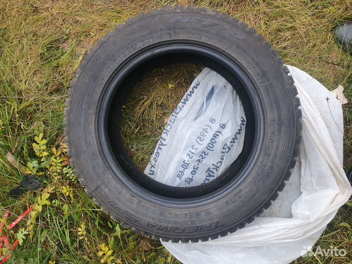 Nitto Therma Spike 225/60 R17 103T