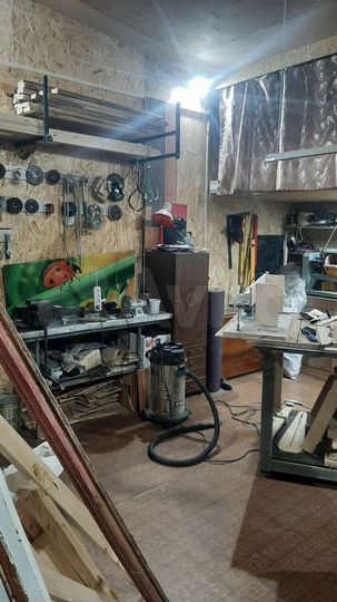 Гараж, > 30 м²