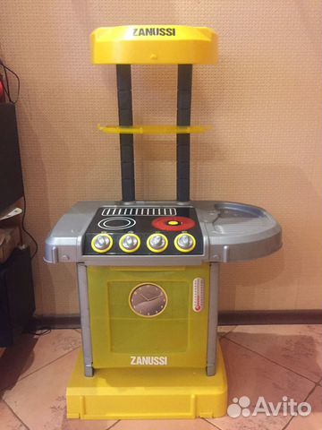 Игрушечная кухня zanussi (чемодан)
