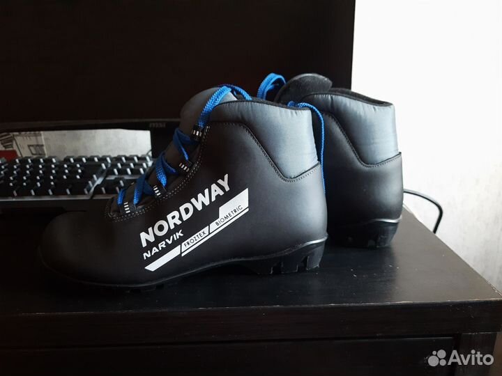 Лыжные ботинки