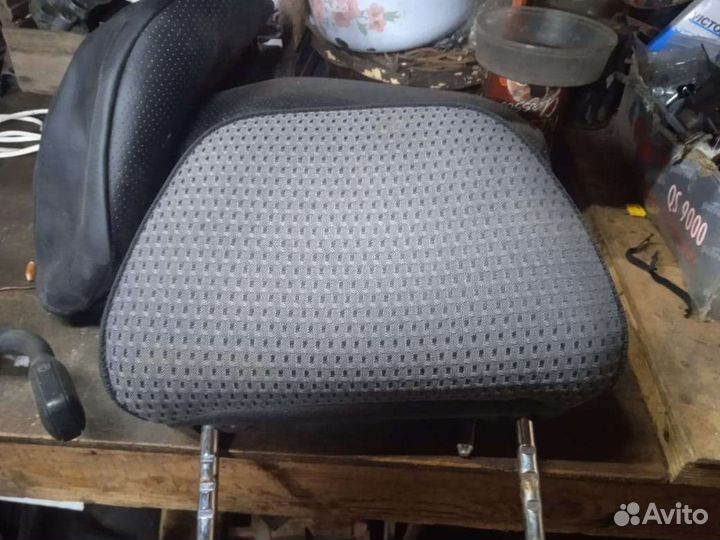 Подголовник приора