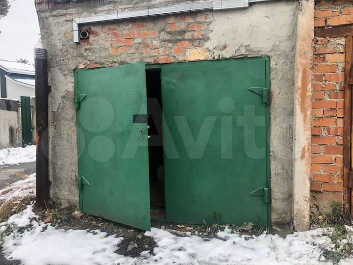 Гараж, > 30 м²