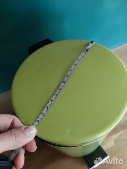 Мусорное ведро с крышкой