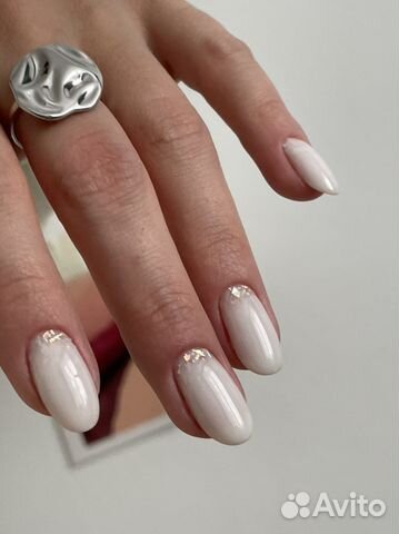 Маникюр - брови