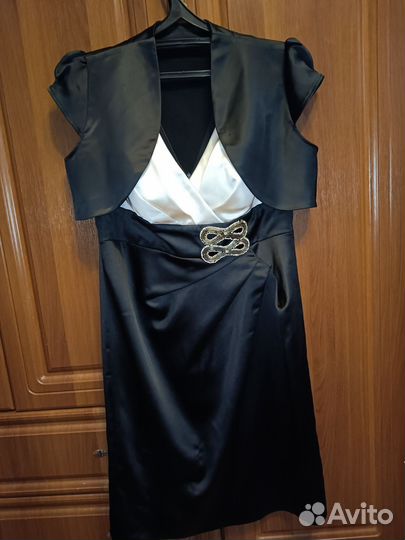 Вечернее платье с накидкой