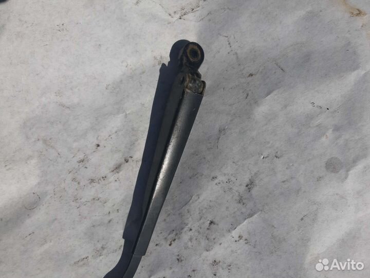 Поводок заднего дворника на opel corsa b