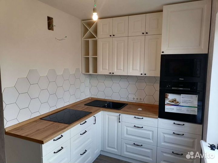 Кухня с фартуком в пoдapoк