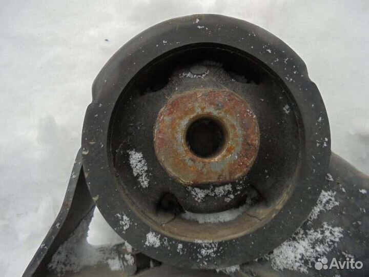 Крепление редуктора Toyota Camry Gracia MCV25