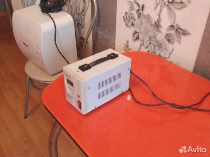 Стабилизатор напряжения