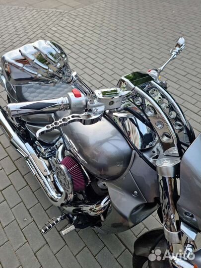 Suzuki Boulevard M109R